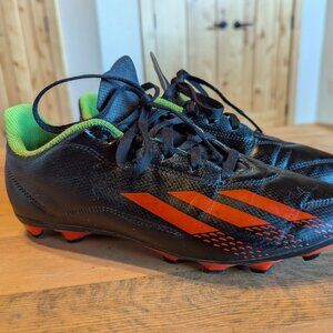 Adidas Boys Soccer Cleats Boys Size 5.5.  Black and orange.
